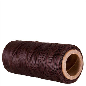 Premiere Gewachstes Einflechtgarn in Dunkelbraun für Pferde, ideal zum Einflechten und Kämmen im Stallzubehör.