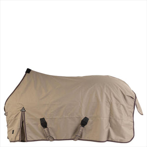 B&R Classic Regendecke 1200D wasserdicht in Beige für Pferde. Robuste Weidedecke mit anatomischer Passform für optimalen Wetterschutz.