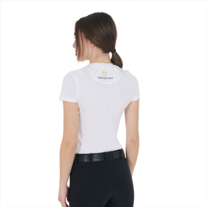 Rückansicht des Equestro T-Shirts mit gelbem Logo im Nackenbereich. Eng anliegendes Damen-Shirt aus atmungsaktiver Baumwolle.