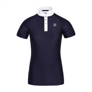 Kingsland Turniershirt KLBonnie in Dunkelblau mit weißem Stehkragen. Atmungsaktiv und schnelltrocknend – ideal für Sommerturniere im Sale.