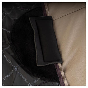 Detailansicht der B&R Classic Regendecke 1200D mit weichem Widerristpolster. Komfortabler Schutz gegen Reibung und Feuchtigkeit.