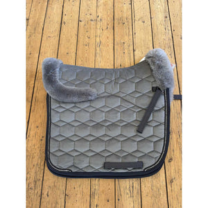 Mattes Schabracke Crystal Lammfell Samt grau mit Crystal