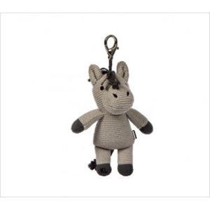 Kingsland KL Monty Schlüsselanhänger H/W 25 in Pferdeform, gehäkelt in Beige mit Clip, ideal als Reiter-Accessoire für Winter 2025.