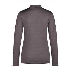 Rückansicht des Pikeur Rolli Selektion Longsleeves mit schlichtem Design und Glitzer-Schriftzug am Ärmel, perfekt für Reitsport.