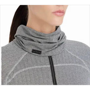 LeMieux Aspen Loopschal Herringbone Schal 2025 in grauem Fischgrätmuster, weich und thermisch, passend zum Aspen Base Layer für Reiterinnen.