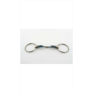 TRUST Gebiss Wassertrense einfach gebrochen mit Sweet Iron, blaue Oberfläche für Speichelanregung und bessere Akzeptanz beim Pferd.