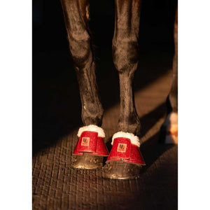 Hufglocken Lulu Glitter von HorseGuard in Rot mit Glitzereffekt und weichem Neoprenfutter. Doppelte Klettverschlüsse für sicheren Halt am Pferdehuf.