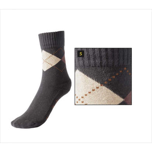 Kavalkade kurze Reitsocken in Dunkelgrau mit beigem Argyle-Muster. Hochwertige Reitsocken mit optimaler Passform und atmungsaktiven Eigenschaften.