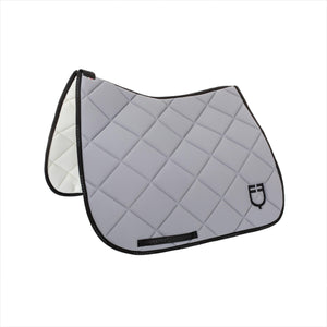 Equestro Dressurschabracke in Hellgrau mit Logo, atmungsaktives Gewebe für optimale Dämpfung und Belüftung beim Reiten.