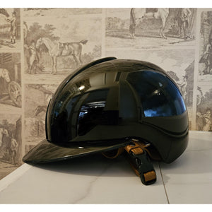 Kep Reithelm Cromo Smart Polish Polo mit Polo-Schirm, Begurtung beige bei shop.reitsport-loew.de