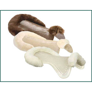 Acavallo Gelpad mit Lammfellrand vorne und hinten in Braun, Weiß und Natur – rutschfestes Sattelpad für empfindliche Pferderücken.