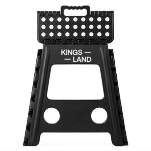 Zusammengeklappte KLHarlee Aufstiegshilfe von Kingsland mit Tragegriff, robustes Design aus Polypropylen, ideal für mobilen Einsatz im Stall.