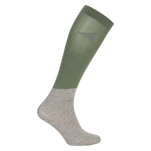 euro-star Reitsocken Gina Basics in Olivgrün-Grau, schnelltrocknende Reitsocken für Herren aus der Standardkollektion für den täglichen Einsatz.