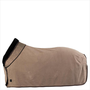 BR Classic Fleecedecke Luxe - Pferdedecke in Beige mit schwarzem Kragen, komfortable Passform für optimalen Schutz und Feuchtigkeitstransport.