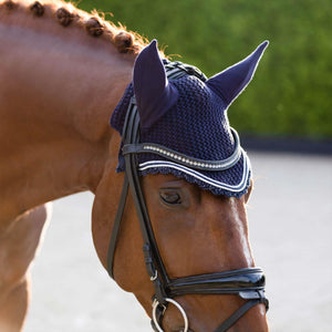 Schwarze Equestrian Fliegenmütze - Fliegenmütze Pferd mit gehäkeltem Design und elastischen Ohren, idealer Fliegenschutz beim Reiten.