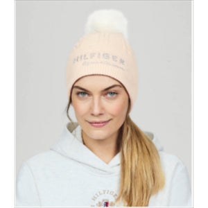 Tommy Hilfiger Equestrian Bommelmütze Perry in zartem Rosa mit weißem Bommel aus der Herbst-/Winterkollektion 2026 für Damen.