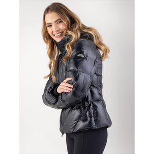 Equiline Steppjacke Coolbomb Damen Winter 2025 / 2026 in glänzendem Schwarz mit Kapuze, ideal für Reiterinnen und kalte Wintertage.
