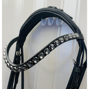 Kandare München FeelGood von Otto Schumacher mit weich gepolstertem Genickstück und Stirnriemen mit Swarovski-Kristallen, rundgenäht.