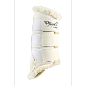 Cremefarbene Equest Softgamaschen mit weichem Kunstfell. Perfekter Beinschutz für Pferde, komfortabel und langlebig im Reitsport.