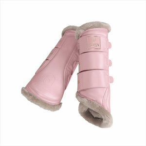Eskadron Gamaschen Heritage - Faux Fur Kollektion 2024 in Glamslate Rosa, idealer Beinschutz mit weichem Kunstfell und stilvollem Design für Pferde.