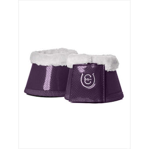 Orchid Bloom Hufglocken von Equestrian Stockholm mit Schlangenlederoptik und weichem Fleece-Futter. Ideal für stilvollen Beinschutz beim Reiten.