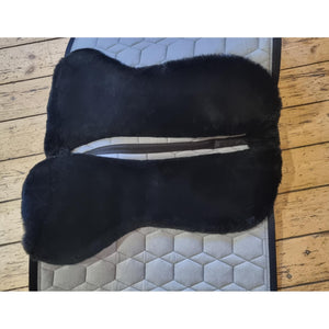 MATTES Schabracke Dressur Crystal Glanz schwarz mit Lammfell