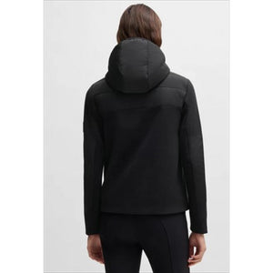 Rückansicht der BOSS Equestrian Damenjacke Jessy mit wattierter Kapuze, sportlich-elegantes Design für kalte Tage und Reitsport.