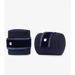Ps of Sweden Bandagen Ruffle Fleece in Midnight Blue mit dekorativem Ruffle-Design und Anti-Pilling-Funktion im 4er-Pack für Pferdepflege.