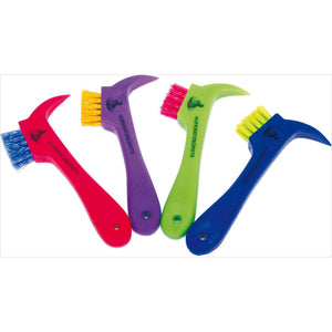 HAAS Hufkratzer in vier Farben mit festen Borsten – ideal zur Hufpflege bei Pferden. Robustes Putzwerkzeug aus der Standardkollektion.