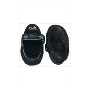 Haas Bürste Lammfellkardätsche Diva Exklusiv in schwarz mit lackiertem Körper, Lederhandschlaufe und Rosshaarumrandung für Pferdepflege.