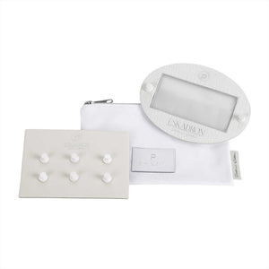 Eskadron Startnummern Croco im eleganten Croco-Design mit Patch für Schabracken. Inklusive Tasche und Nummernhalter für Reitturniere.