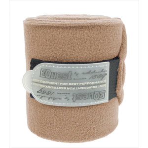 EQuest Fleece Bandage Alpha in Beige, einzeln gerollt mit robustem Klettverschluss. Ideal für Pferdebeine, Teil der EQuest Standardkollektion.
