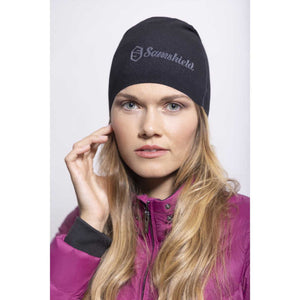 Samshield Unterziehmütze Cassiopee - Reithelm Unterziehmütze für Damen mit Strassdetails, ideal unter Reithelmen, in Schwarz getragen.
