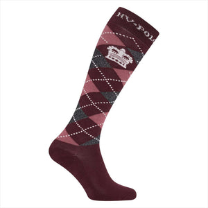 Klassische HV Polo Kniestrümpfe in Bordeaux mit Argyle-Muster und weißer Krone. Bequeme Reitsocken aus Baumwollmischung.