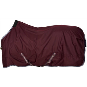 HorseGuard Outdoordecke 100g in Bordeaux mit Kreuzgurten, wasserdichtes 1200D Ripstop Polyester für Pferde, ideal für Windschutz.