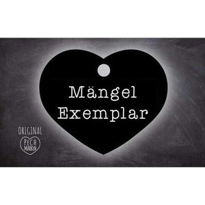 Pechmarke Mängelexemplar in Herzform mit weißer Schrift auf schwarzem Hintergrund. Ideal als günstiger Schlüsselanhänger für Teens und Geschenke.
