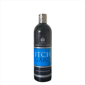 Carr Day Martin Itchguard 500ml - Juckreizschutz für Pferde in schwarzer Flasche mit blauem Etikett. Ideal für Stallapotheke und Pferdepflege.